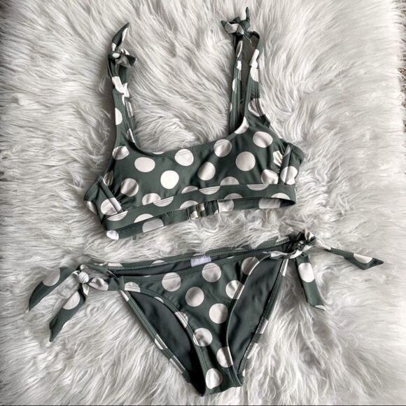 🟢3 for $20 —-XHILIRATION polka dot bikini adj shoulder & hip ties removable pads - Picture 2 of 5
